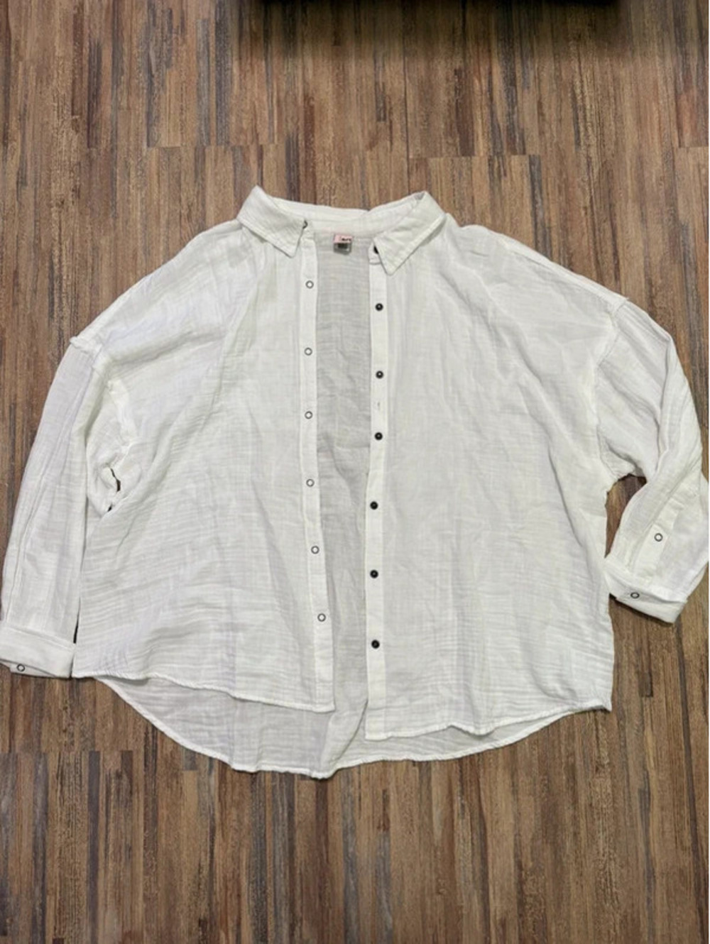 SO white shirt size 1X  Super cute to throw over any outfit!